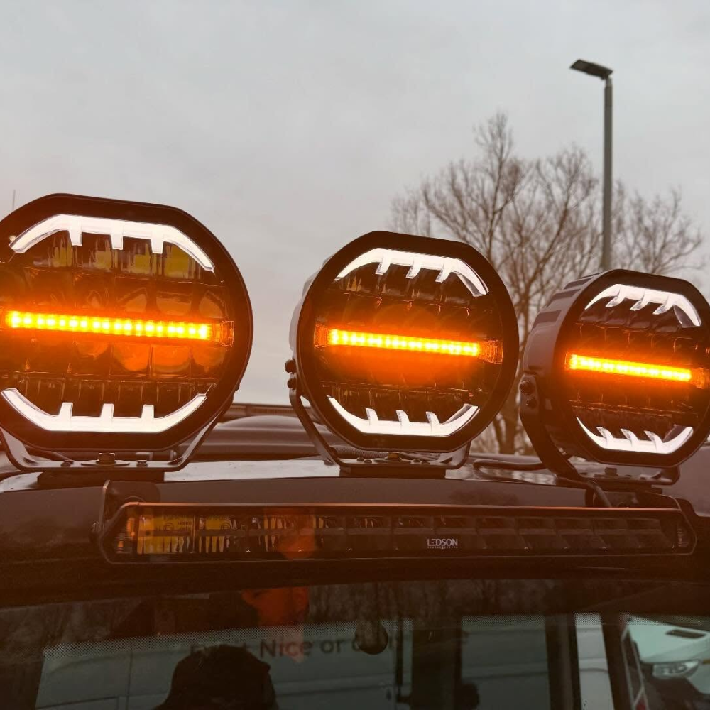 Van Master POWERLUX9+ 10,440lm Round 9" Driving Lamp With A Dual Colour Dynamic Position Light and Strobe PN: VMG-POWERLUX9+