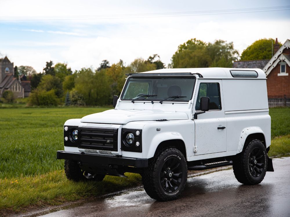 Lazer Lamps Land Rover Defender (-2018) Linear or Triple-R Roof Mounting Kit PN: 3001-Def-G2